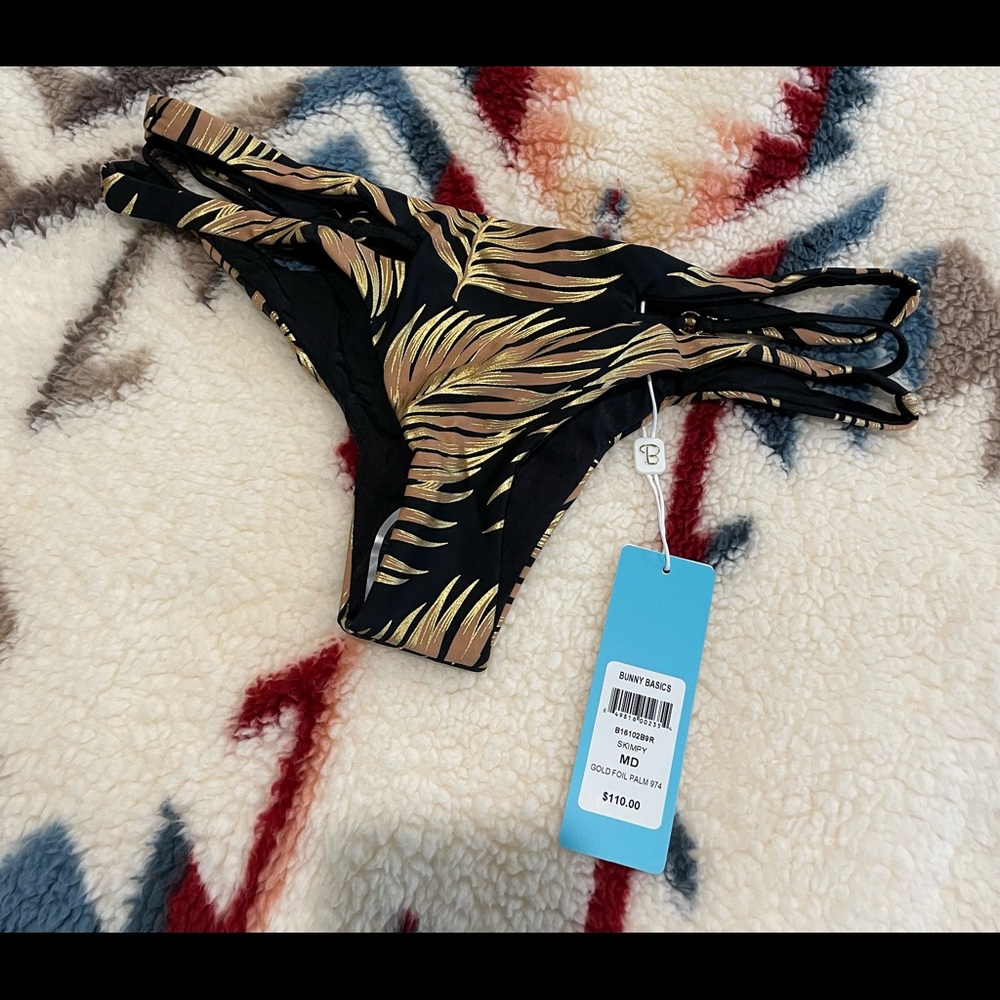 NWT Beach Bunny Gold Palm Foil reversible skimpy bottom, Size Medium